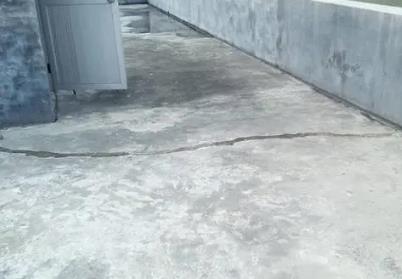 安国楼顶漏水维修公司分享下如何解决卫生间隐蔽部位漏水的问题?